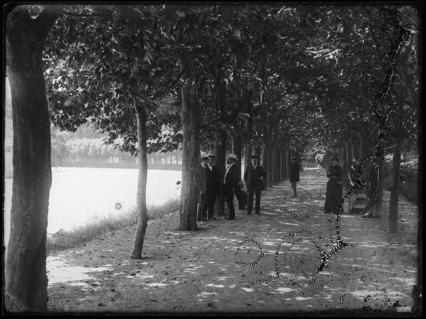 1835 Baden - Limmatpromenade, Kurgäste unter den Platanen