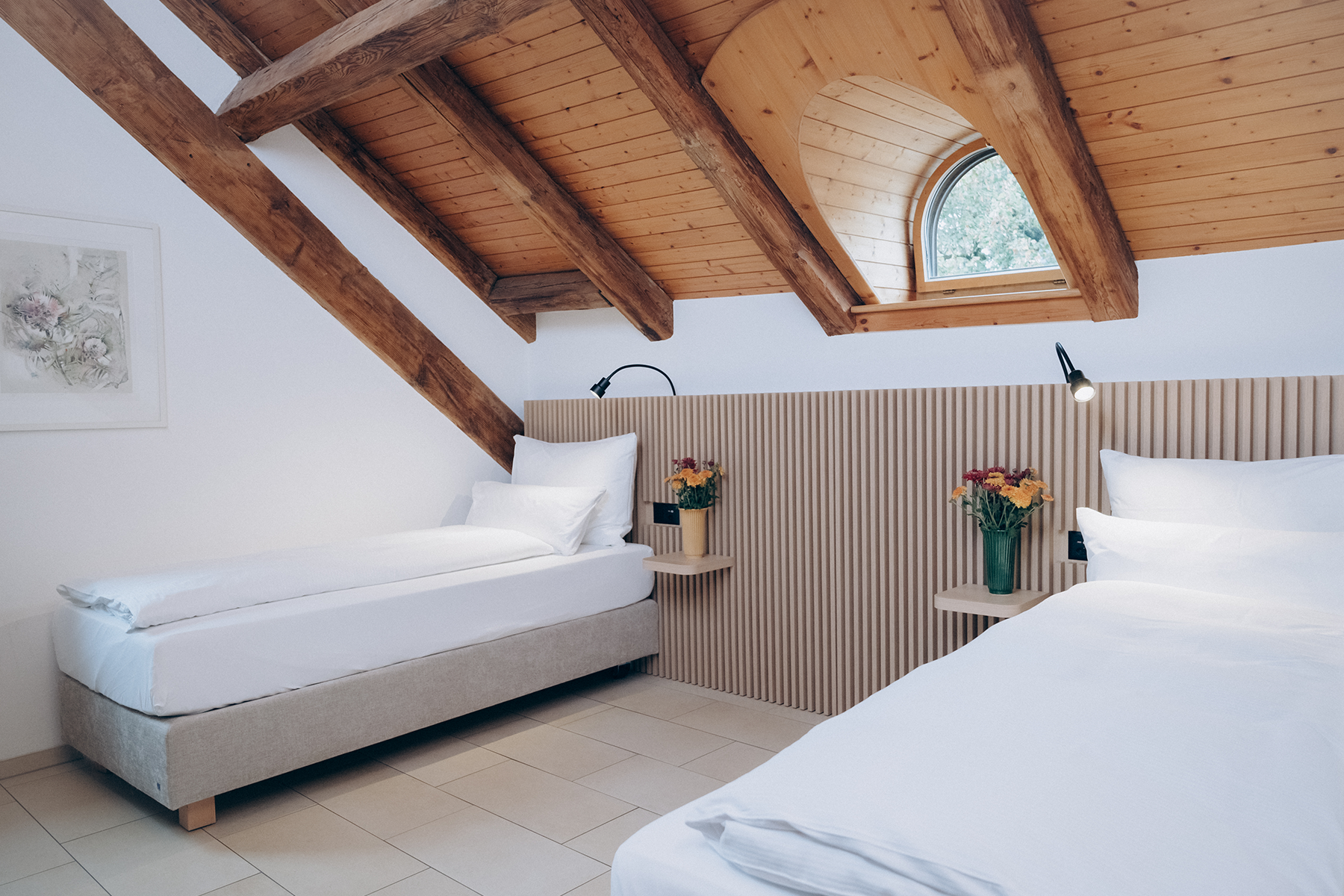 Signature Residence Bedroom 2 - separate beds